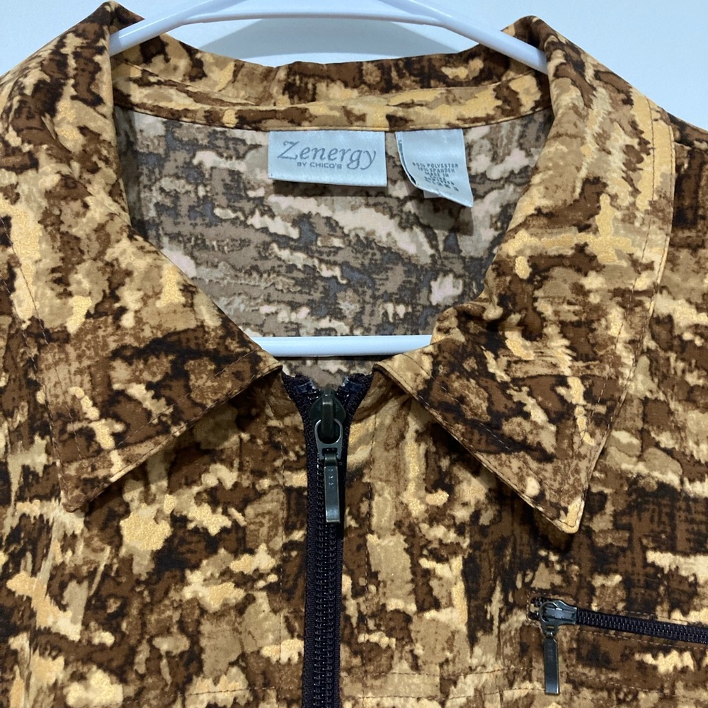 Zenergy by Chicos Multicolored Outdoor Lightweight Longsleeve Shirt Size 3 - Picture 4 of 11